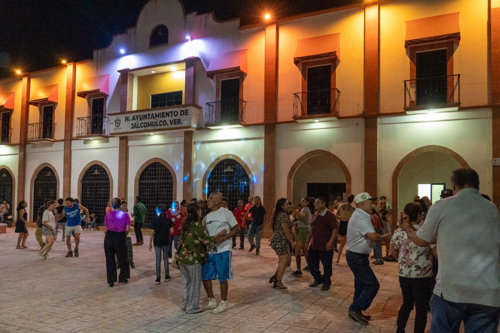 Los Compas en Jalcomulco. Concierto y baile con causa / Fotografias Juan Femat Valedor Media